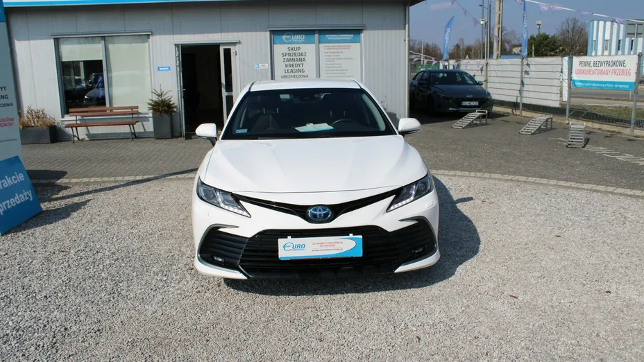 TOYOTA Camry -