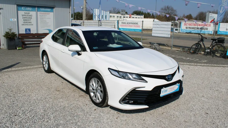 TOYOTA Camry -