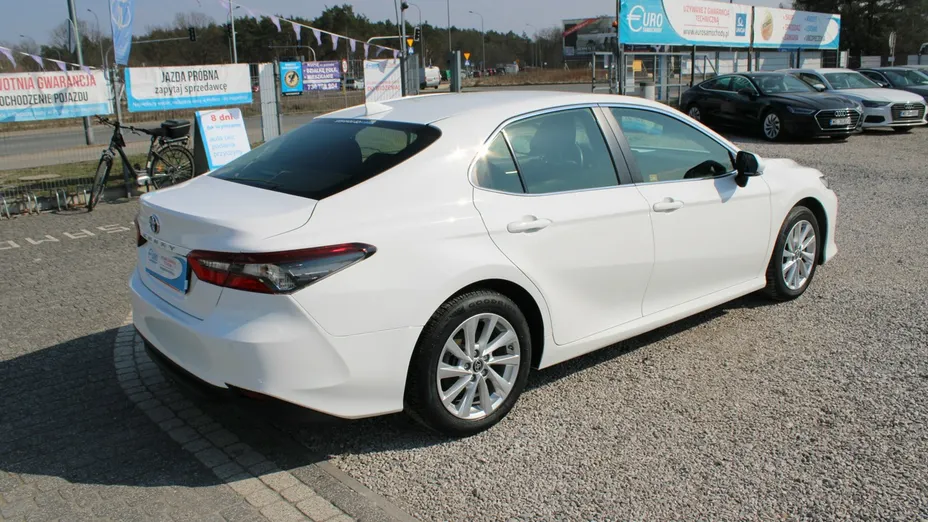 TOYOTA Camry -