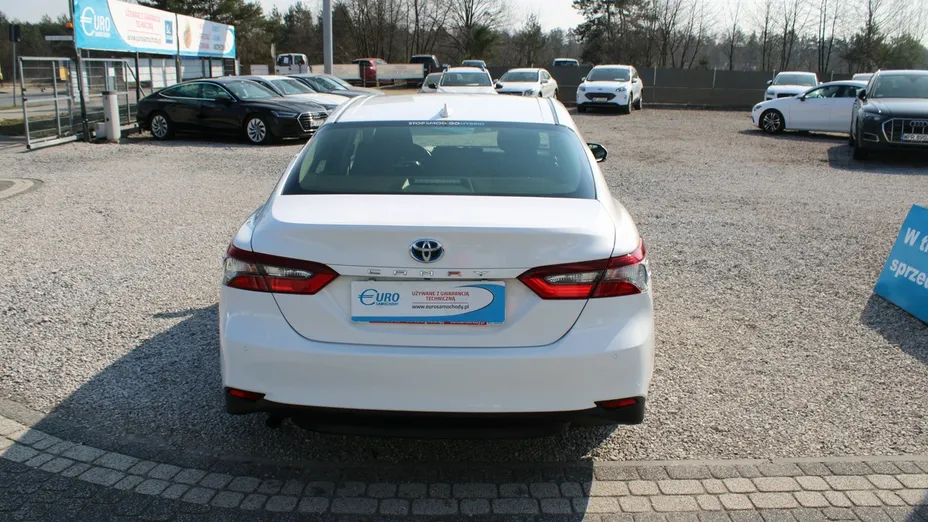 TOYOTA Camry -