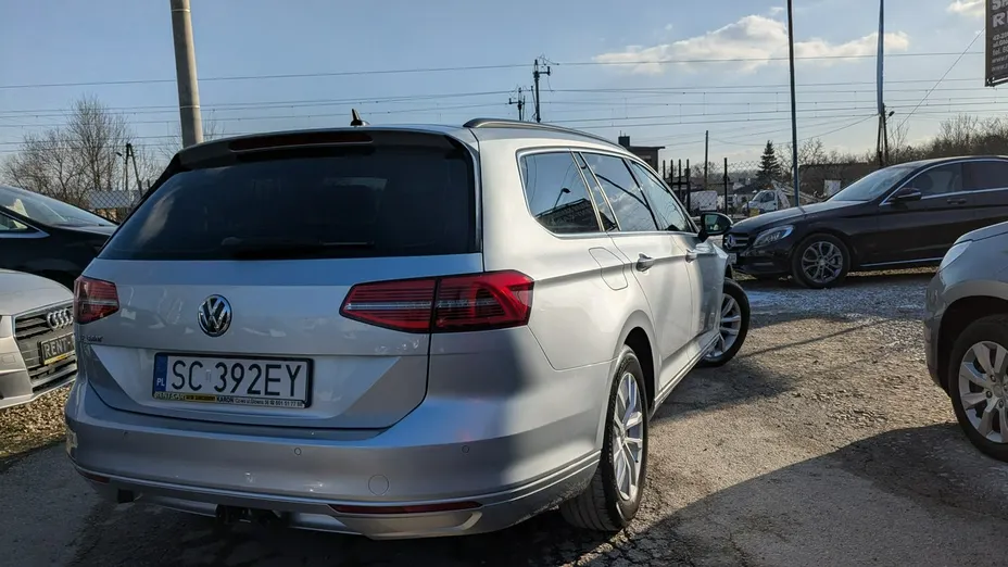 VOLKSWAGEN Passat -