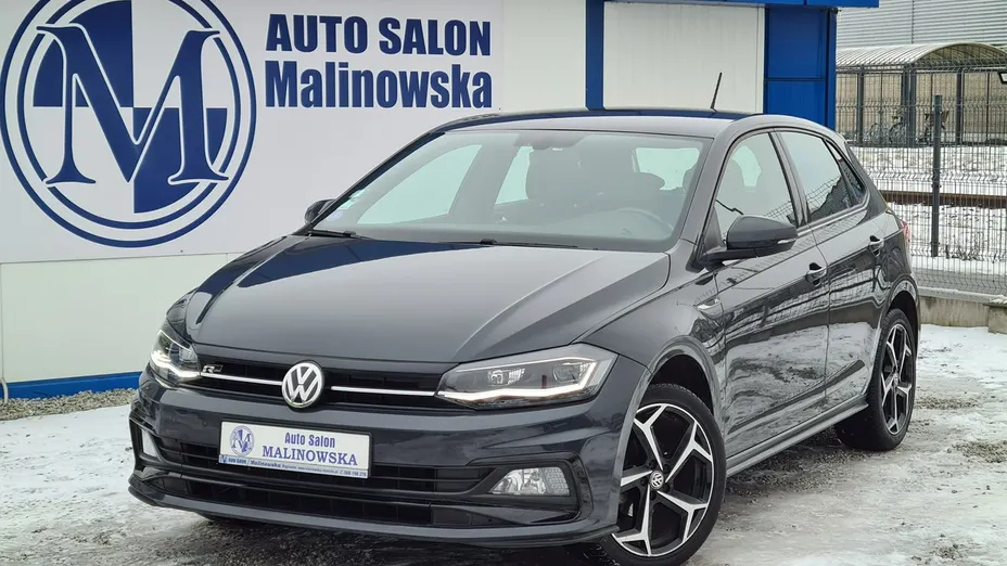 VOLKSWAGEN Polo -