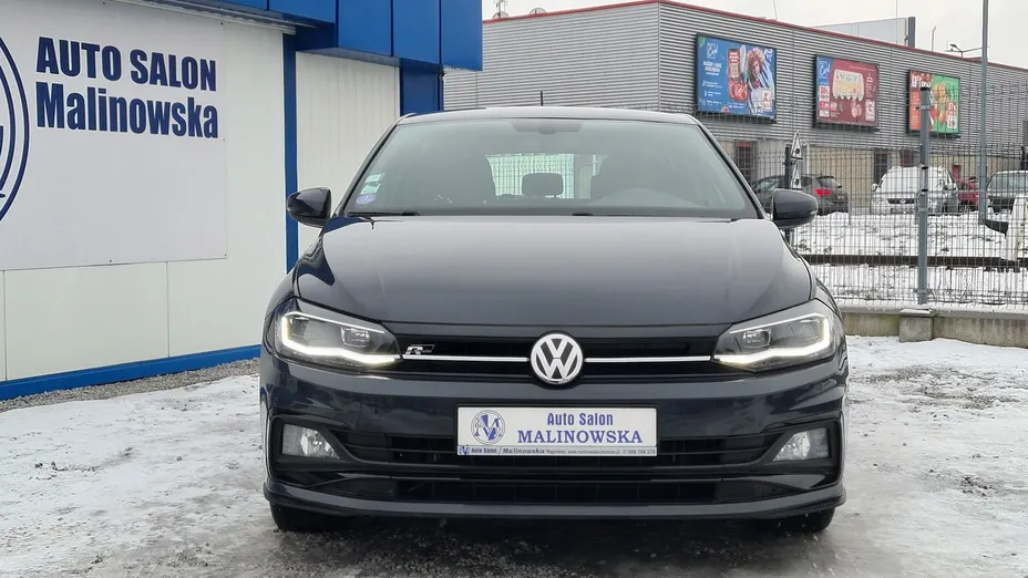 VOLKSWAGEN Polo -