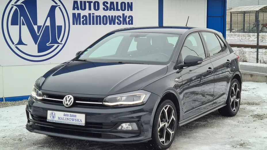 VOLKSWAGEN Polo -