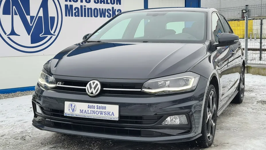 VOLKSWAGEN Polo -