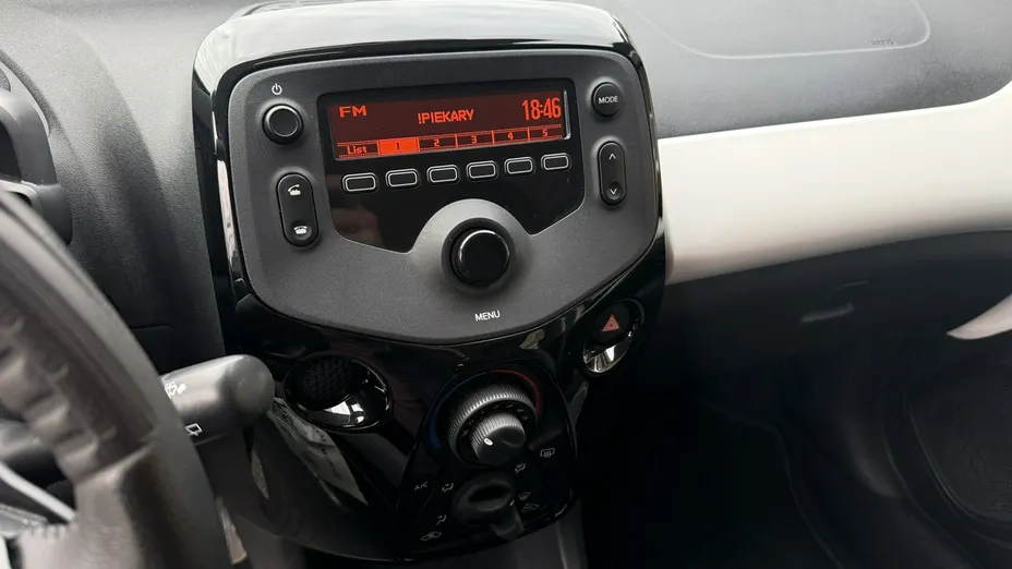 PEUGEOT 108 -