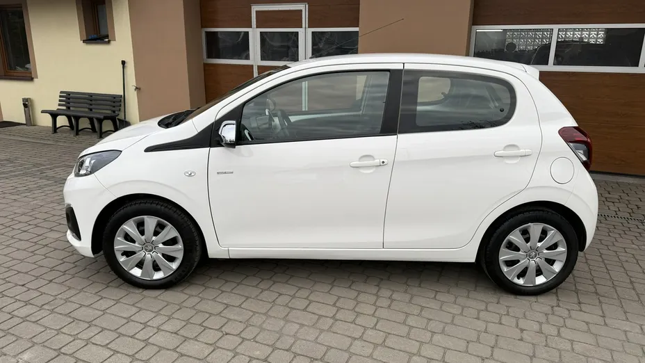 PEUGEOT 108 -
