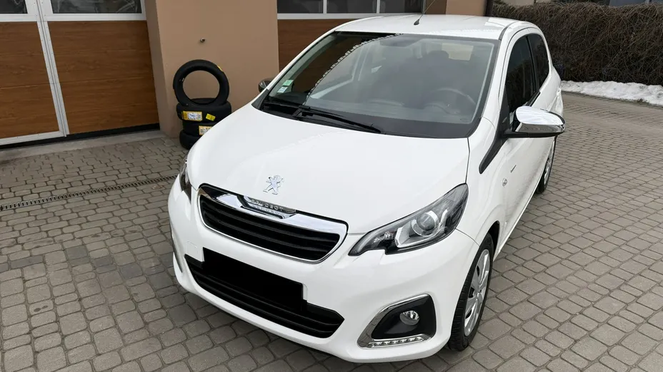 PEUGEOT 108 -