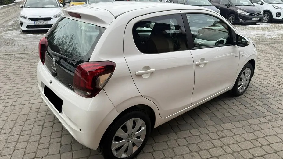 PEUGEOT 108 -