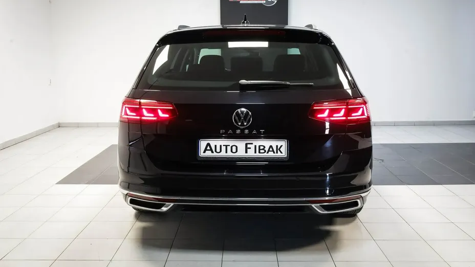 VOLKSWAGEN Passat -