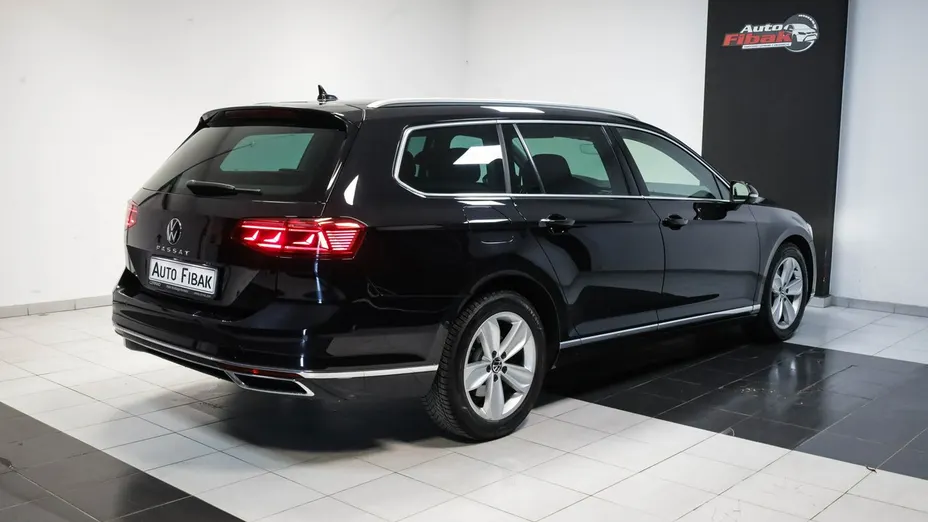 VOLKSWAGEN Passat -