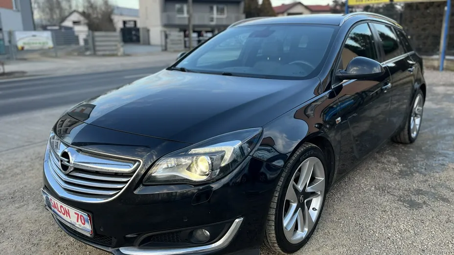 OPEL Insignia -