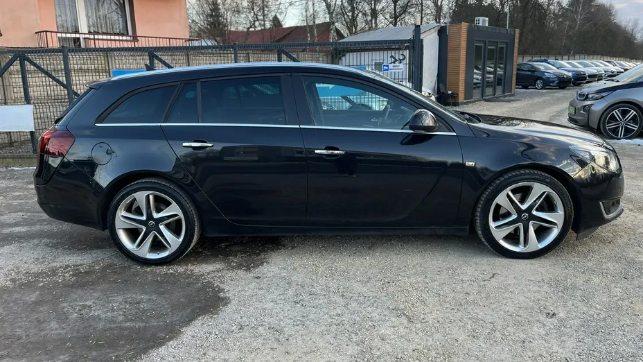 OPEL Insignia -