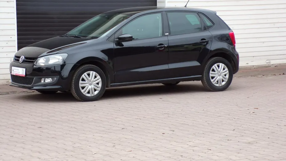 VOLKSWAGEN Polo -