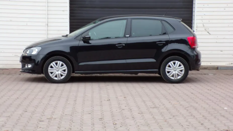 VOLKSWAGEN Polo -