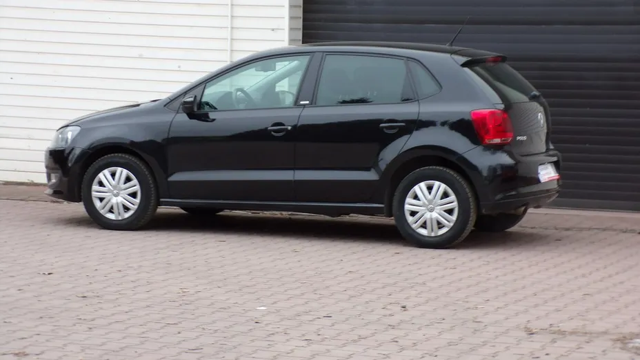 VOLKSWAGEN Polo -