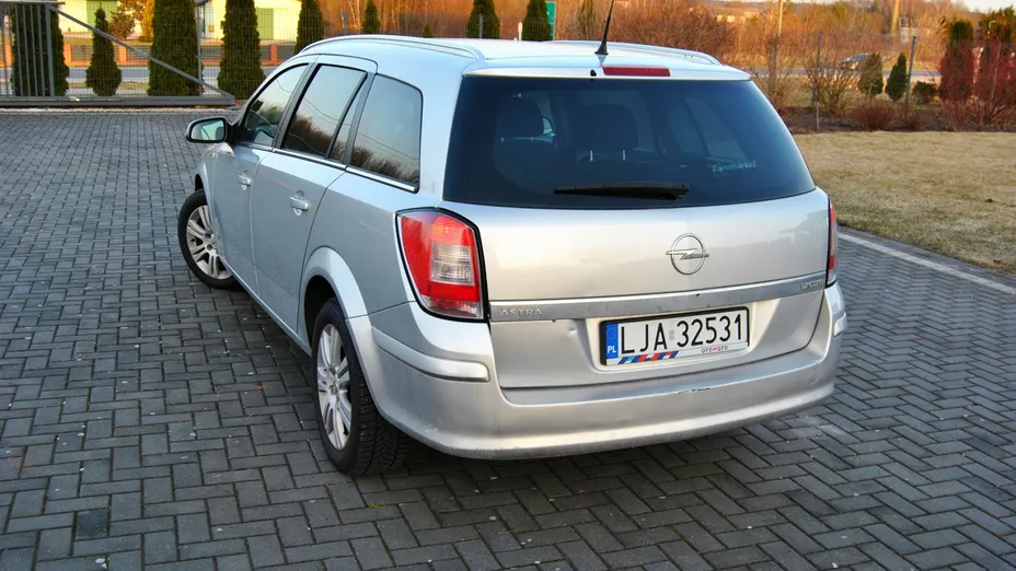 OPEL Astra -