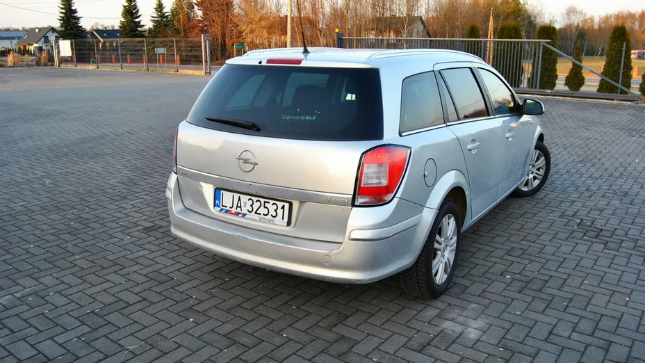 OPEL Astra -