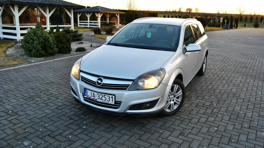 OPEL Astra -
