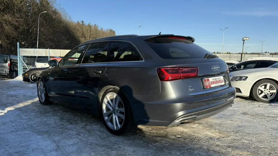AUDI A6 -