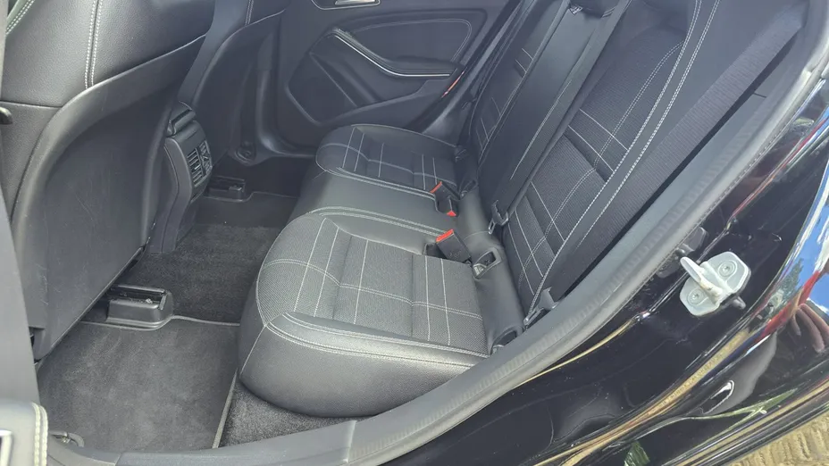 MERCEDES-BENZ CLA -