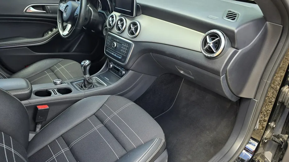 MERCEDES-BENZ CLA -