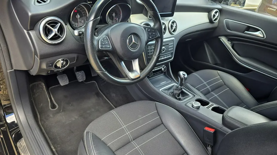 MERCEDES-BENZ CLA -