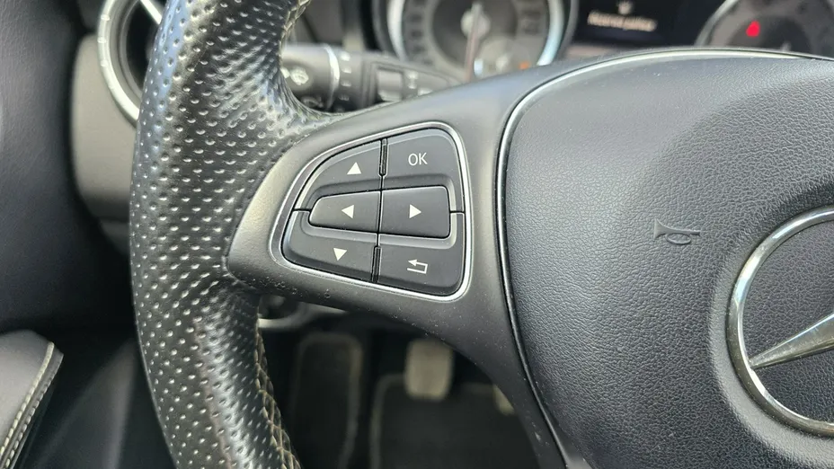 MERCEDES-BENZ CLA -