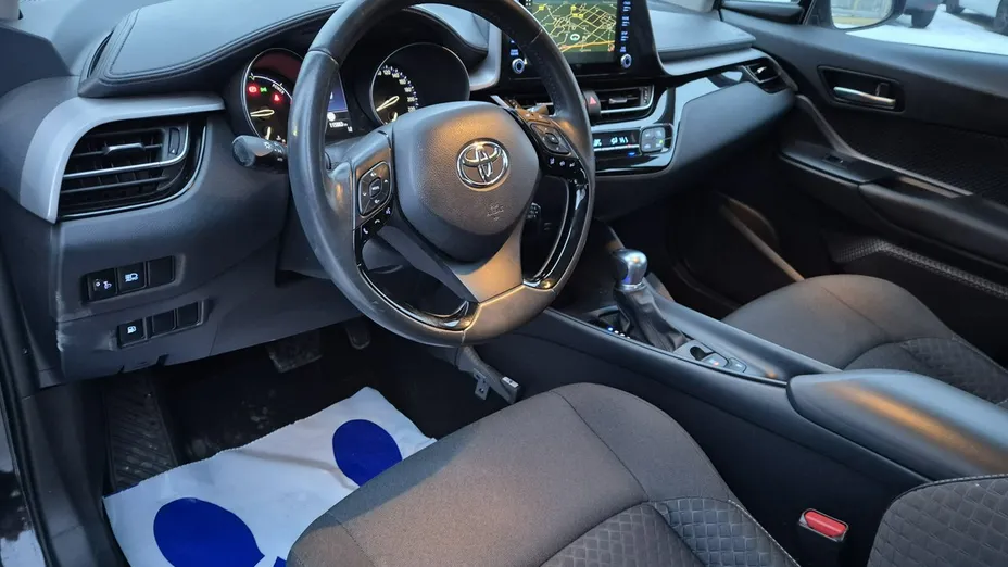TOYOTA C-HR -