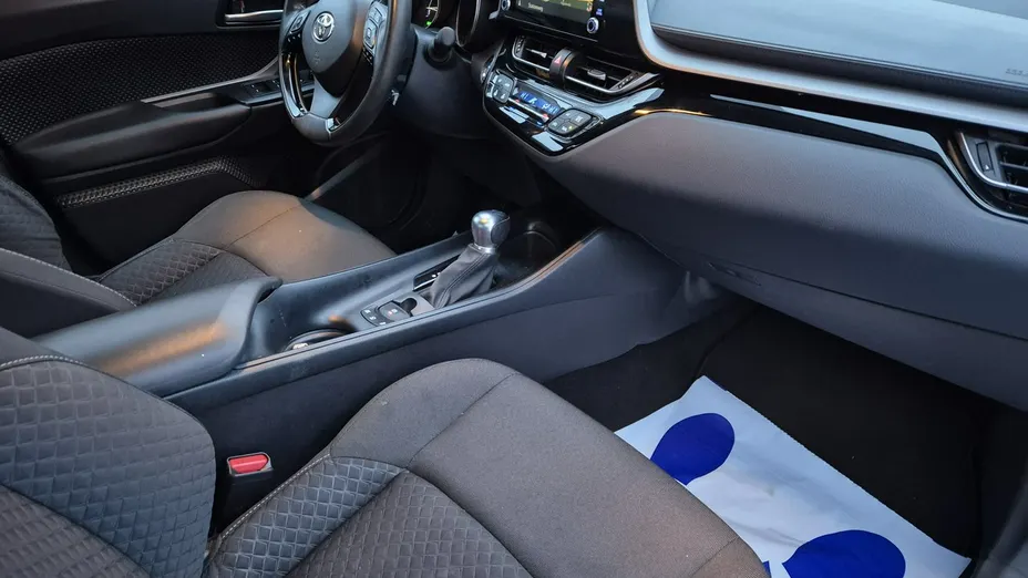 TOYOTA C-HR -