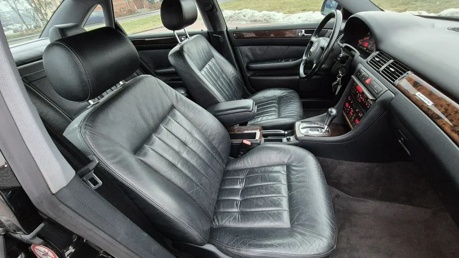 AUDI A6 -