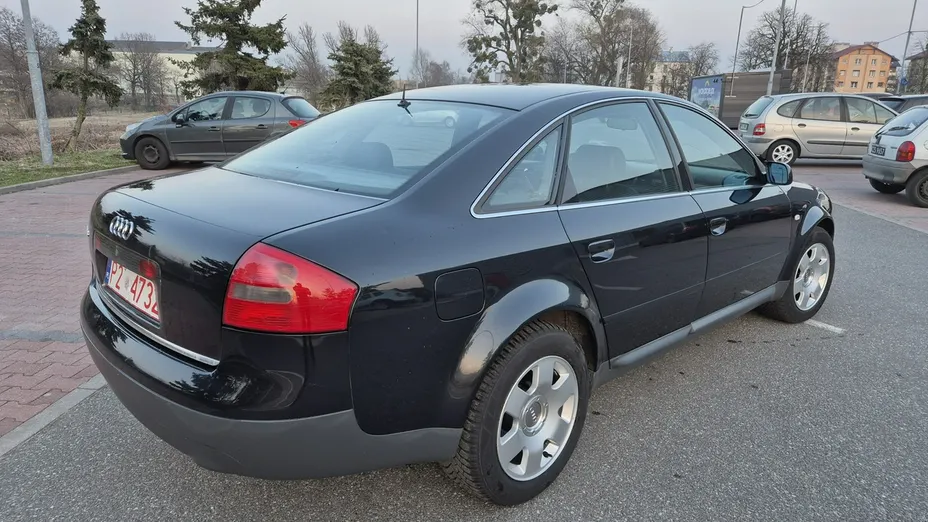 AUDI A6 -