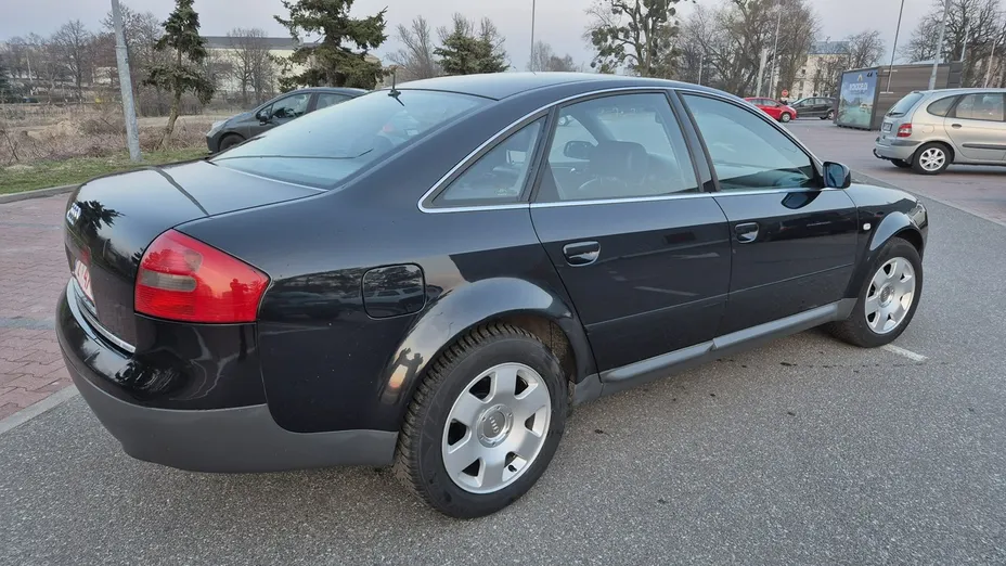 AUDI A6 -