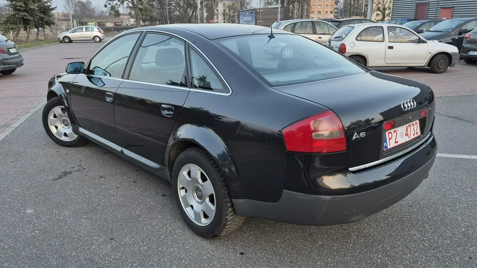 AUDI A6 -