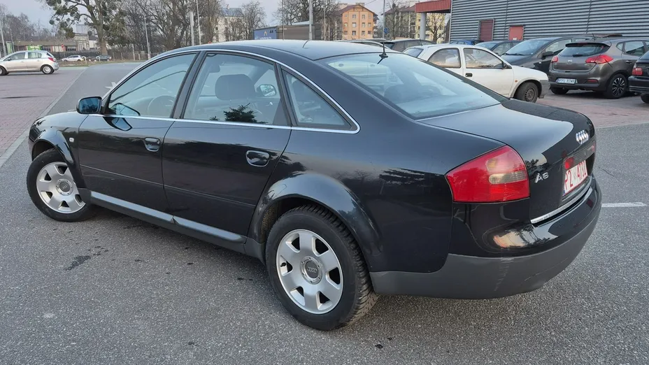 AUDI A6 -