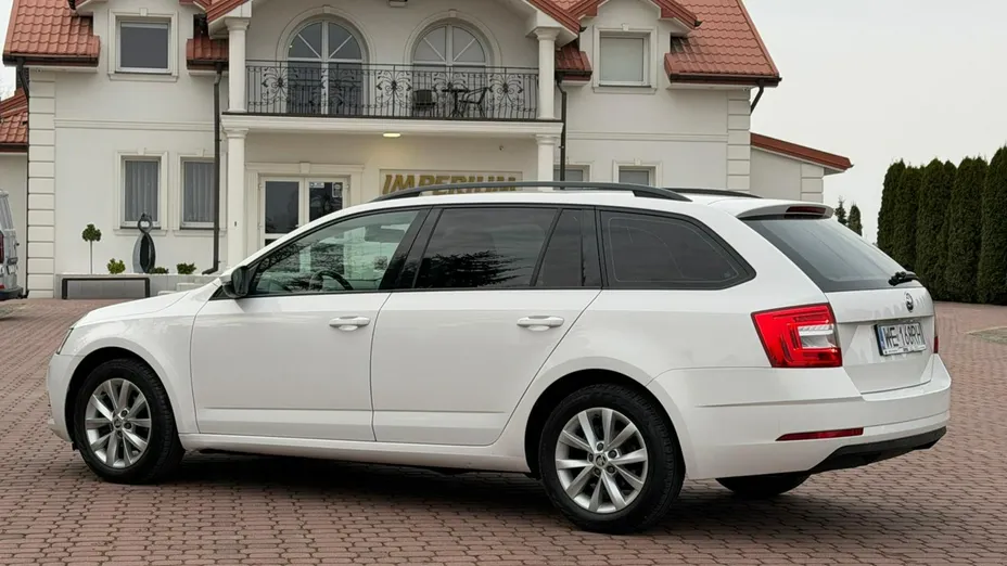 SKODA Octavia -