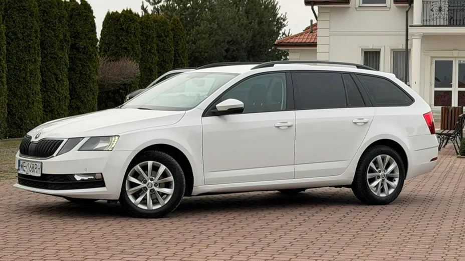SKODA Octavia -