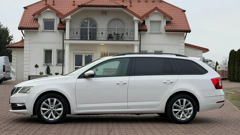 SKODA Octavia -