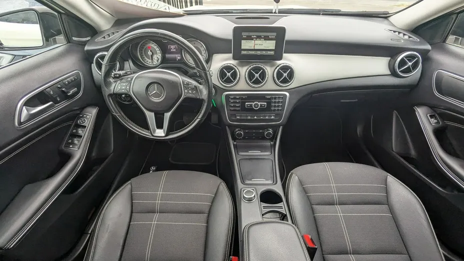 MERCEDES-BENZ GLA -