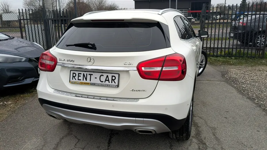 MERCEDES-BENZ GLA -