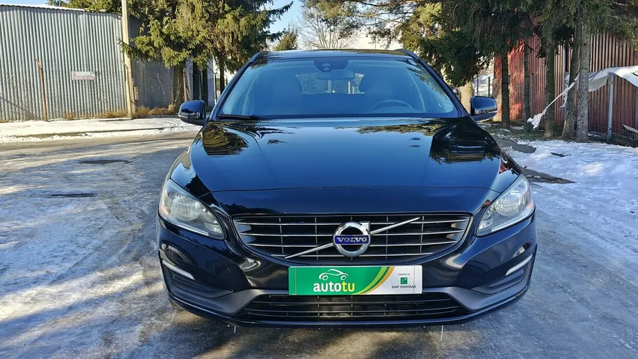 VOLVO V60 -
