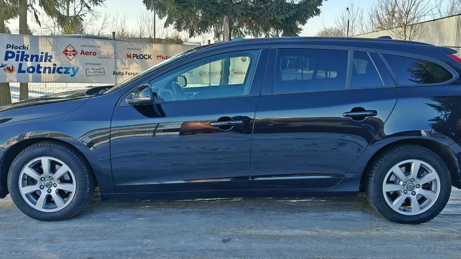 VOLVO V60 -