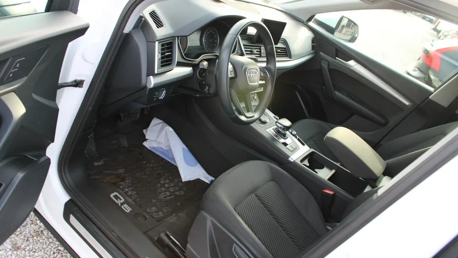 AUDI Q5 -