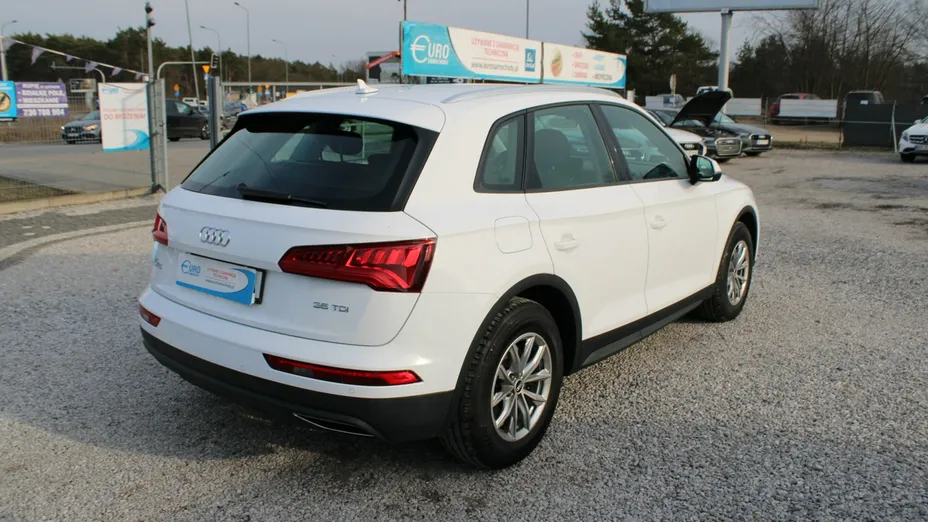 AUDI Q5 -