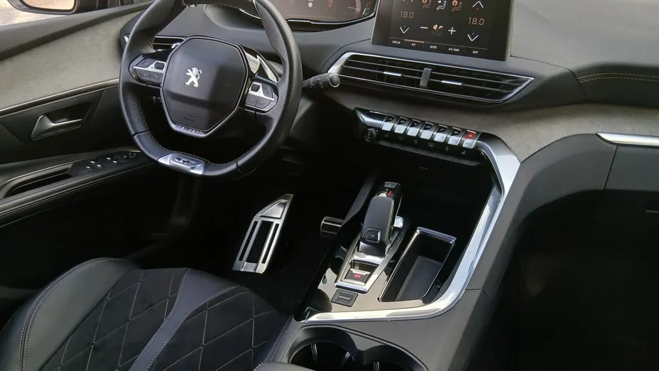 PEUGEOT 5008 -