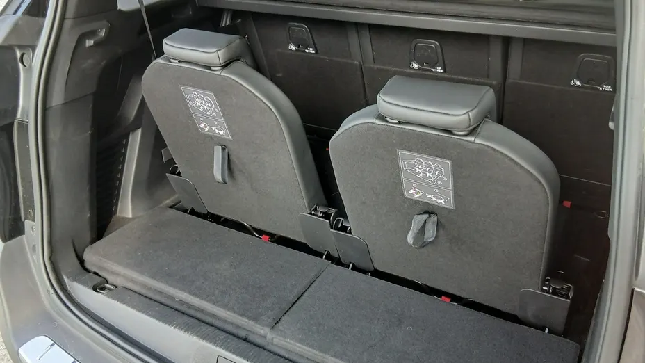 PEUGEOT 5008 -