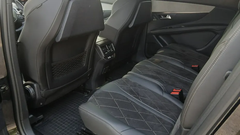 PEUGEOT 5008 -