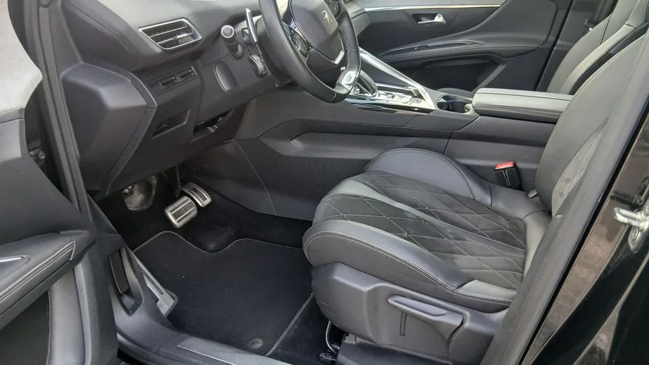 PEUGEOT 5008 -