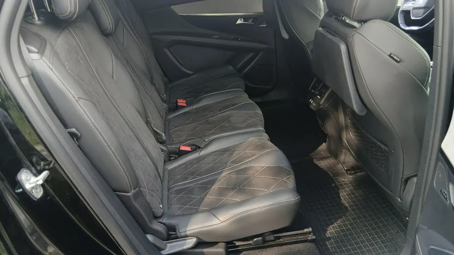 PEUGEOT 5008 -
