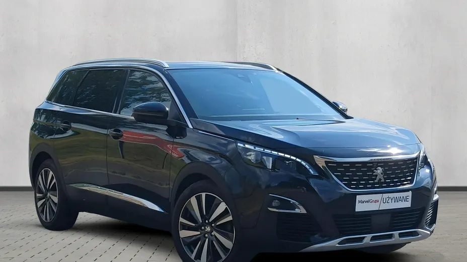 PEUGEOT 5008 -